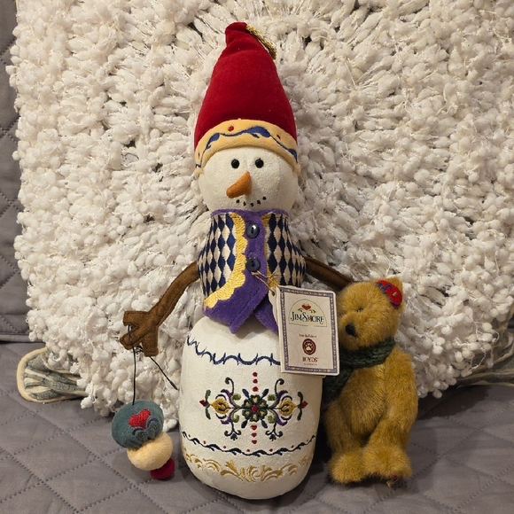 Jim Shore Other - Jim Shore & Boyds 2009 "A Winters Day" Plush Snowman with Red Hat and Bear